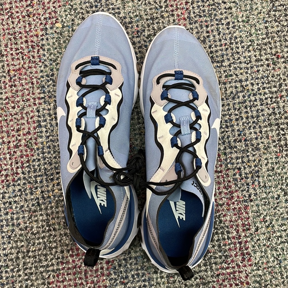 Nike - Picture 4 of 7